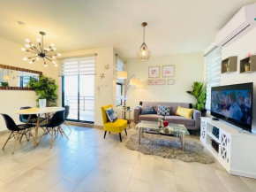 Gorgeous Townhome, Rooftop with Stunning views